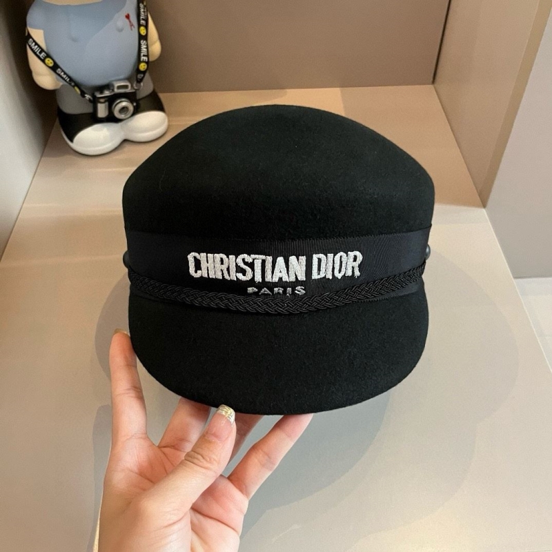 CHRISTIAN DIOR